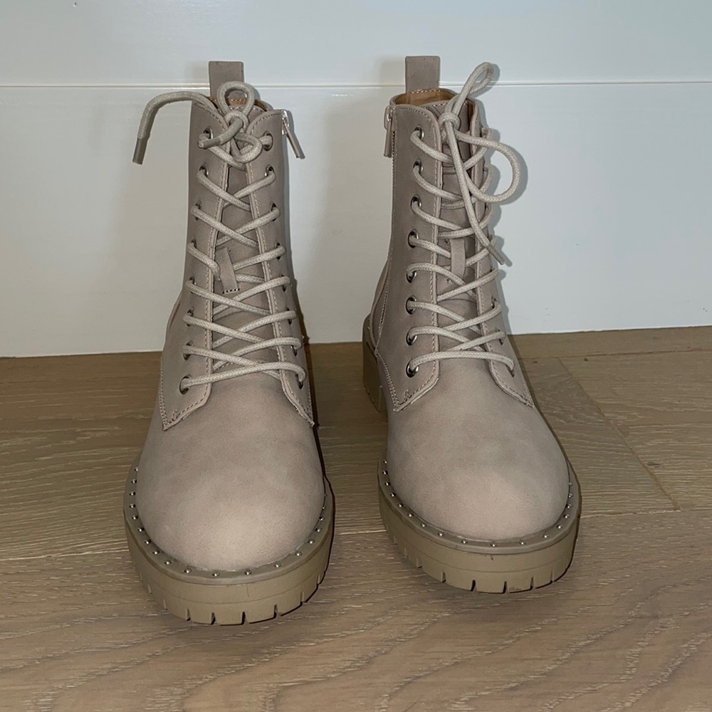 Never worn Dolce Vita Opalus women’s boots